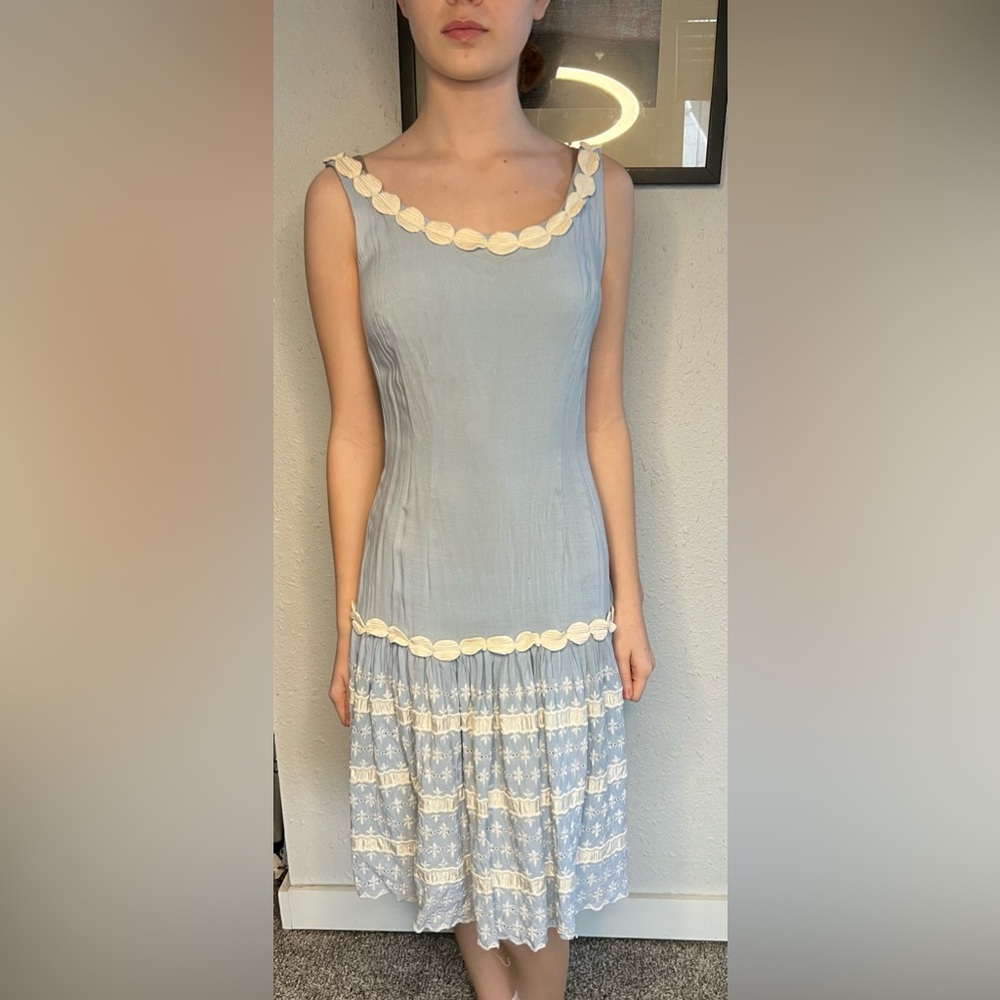 Miss Elliette 1960s Summer Dress Baby Blue Embroidered Flowers Lined XS